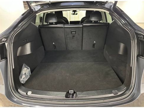 Used 2022 Tesla Model Y Long Range image 12