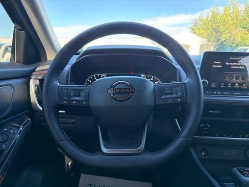 Used 2025 Nissan Rogue SV AWD/4WD image 20