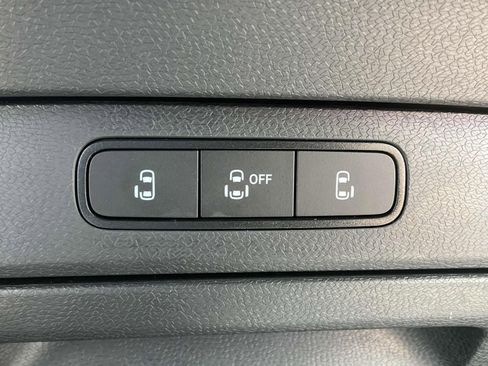 New 2025 Volkswagen ID. Buzz Pro S RWD image 29