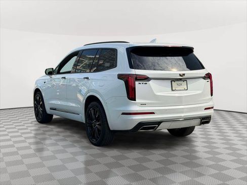 Used 2023 Cadillac XT6 Premium Luxury w/ LPO, Floor Liner Package AWD/4WD image 4