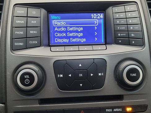Used 2014 Ford Taurus SEL FWD image 25