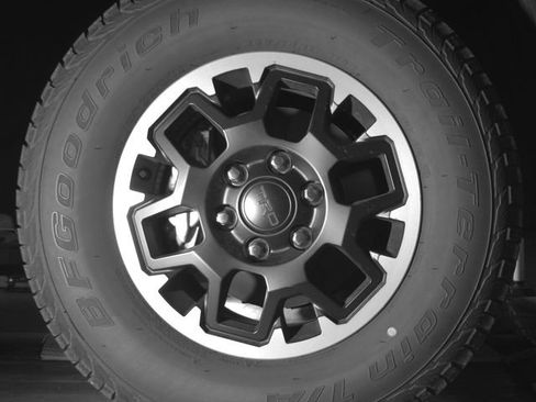 Used 2025 Toyota Tacoma TRD Off-Road w/ TRD Off Road Upgrade Package AWD/4WD image 25