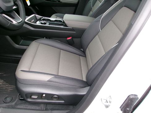New 2026 Chevrolet Equinox LT w/ Convenience Package II FWD image 10