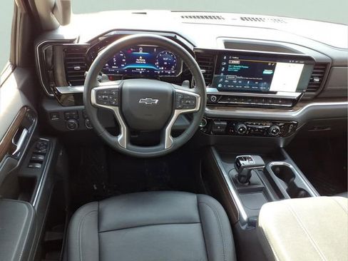 Used 2025 Chevrolet Silverado 1500 LT Trail Boss w/ LT Trail Boss Premium Package image 14