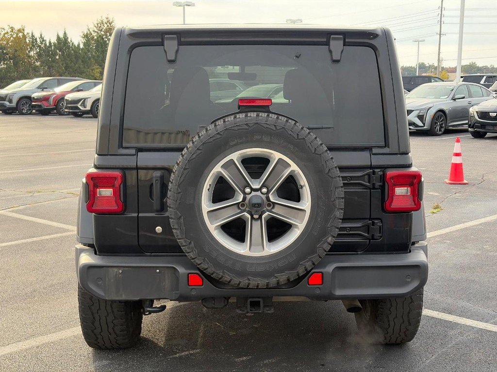 Used 2020 Jeep Wrangler Unlimited Sahara AWD/4WD image 3