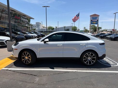 Used 2024 Porsche Cayenne Coupe AWD/4WD image 6