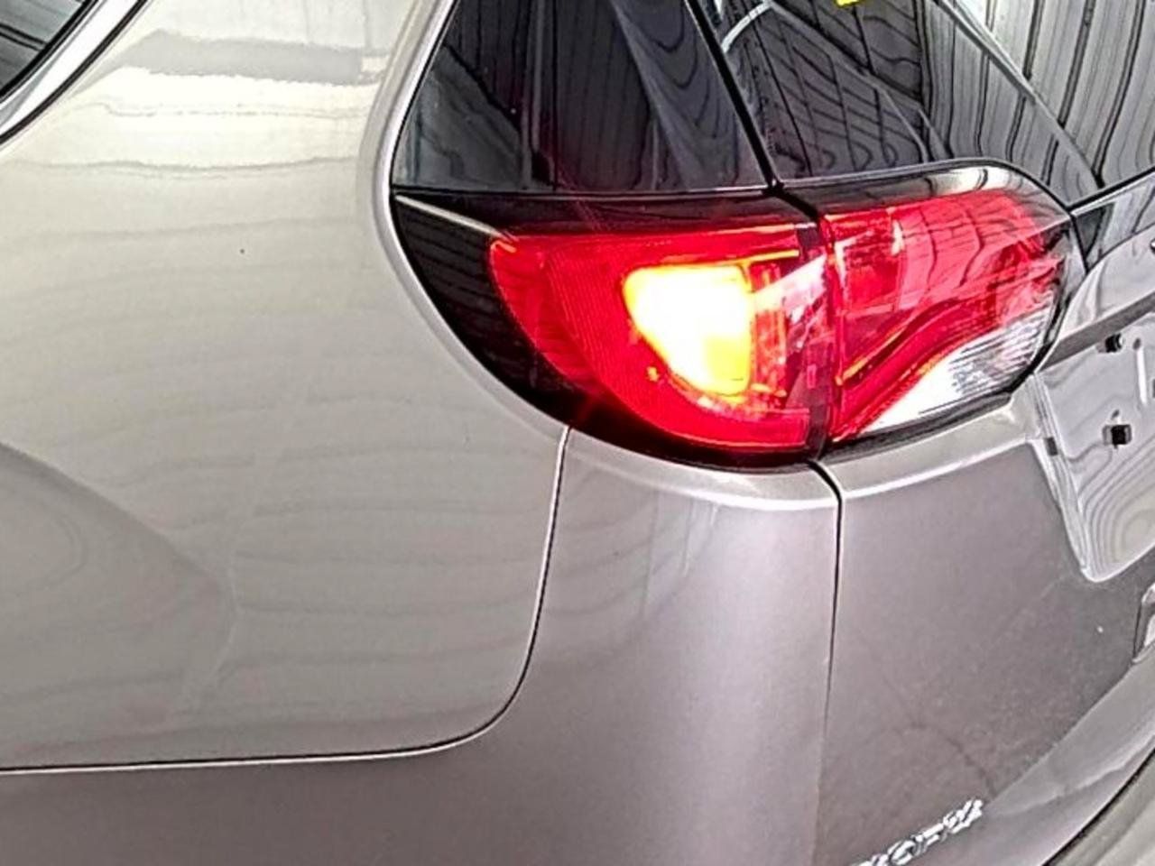 Used 2018 Chrysler Pacifica LX FWD image 6
