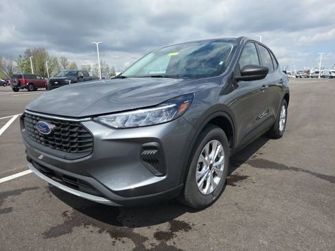 Used 2025 Ford Escape Active AWD/4WD image 2