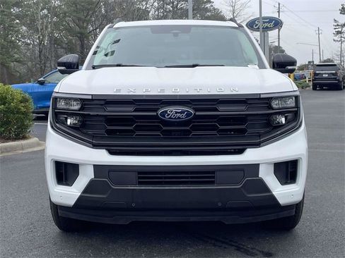New 2025 Ford Expedition Active image 14