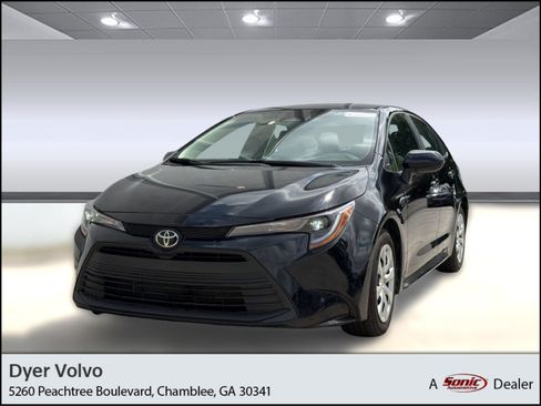 Used 2025 Toyota Corolla LE FWD image 1