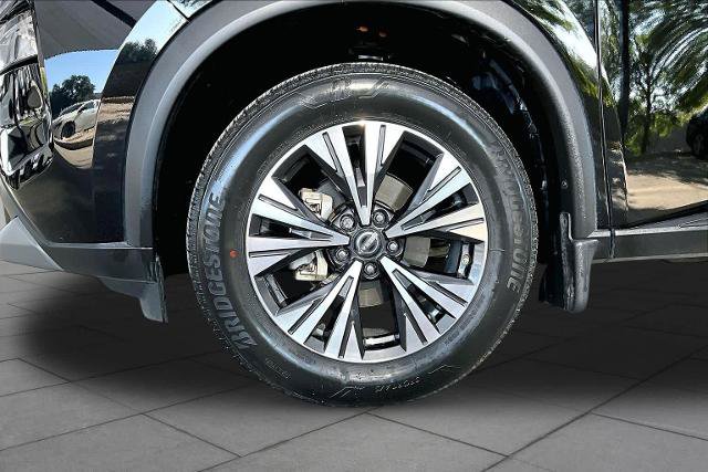 Certified 2023 Nissan Rogue SV FWD image 11
