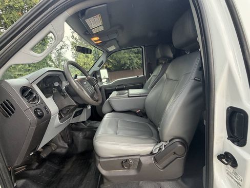 Used 2012 Ford F250 XL w/ PWR Equipment Group RWD image 4