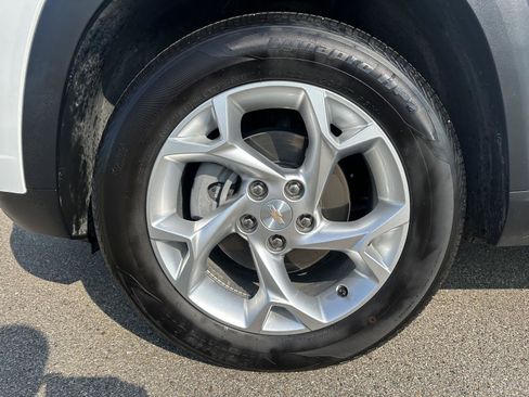 Used 2024 Chevrolet Trax LS w/ LS Convenience Package FWD image 7