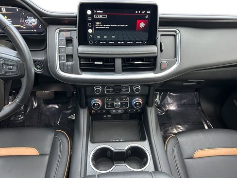 Used 2022 GMC Yukon AT4 w/ Technology Package image 12