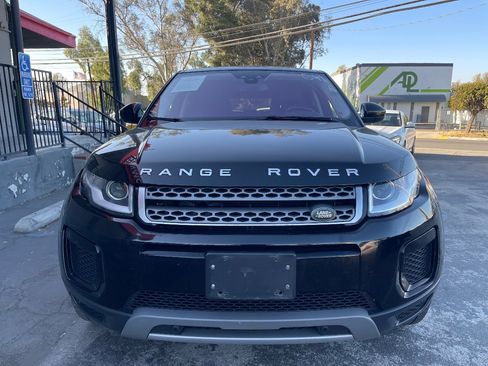 Used 2018 Land Rover Range Rover Evoque SE image 2