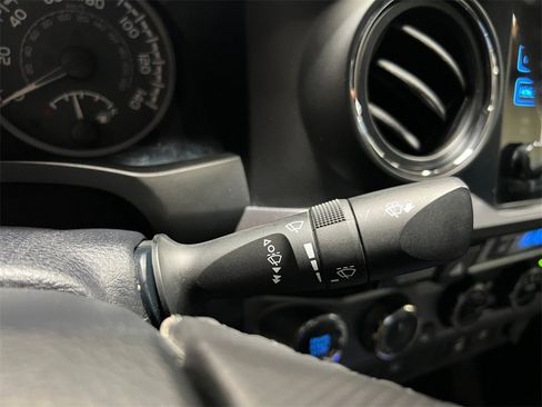 Used 2017 Toyota Tacoma TRD Sport image 37