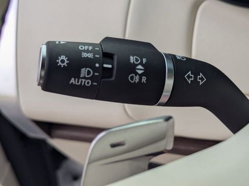 Used 2025 Land Rover Range Rover Long Wheelbase Autobiography image 15