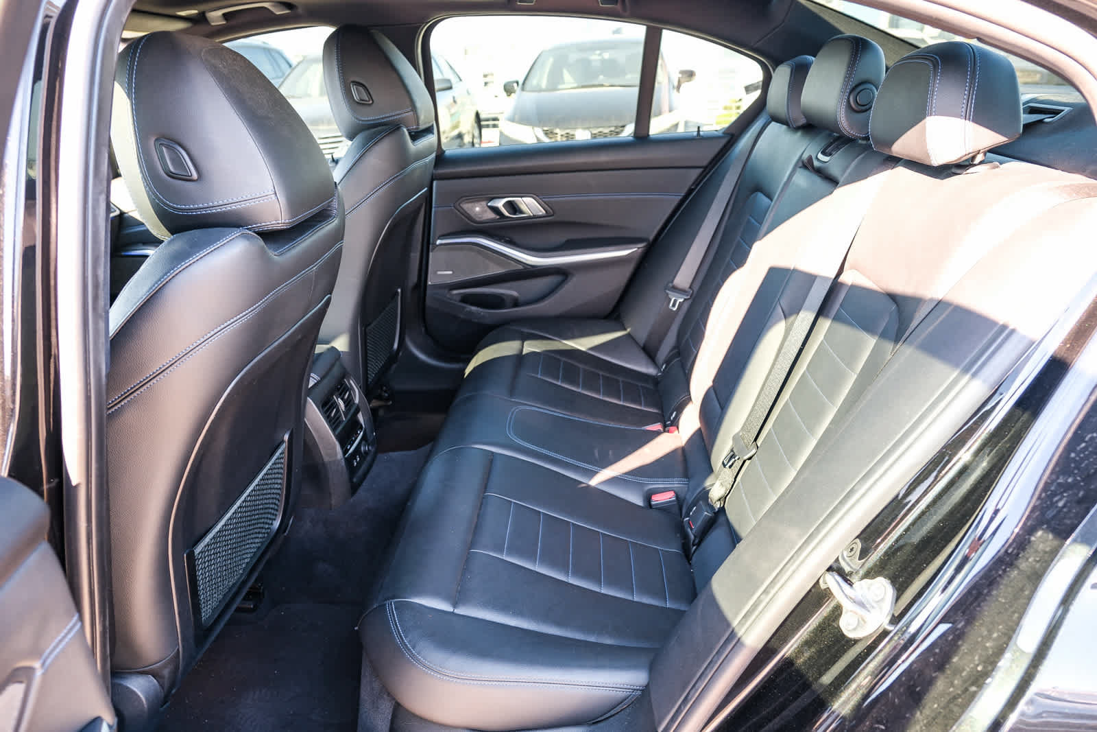 Used 2019 BMW 330i Sedan w/ M Sport Package RWD image 19