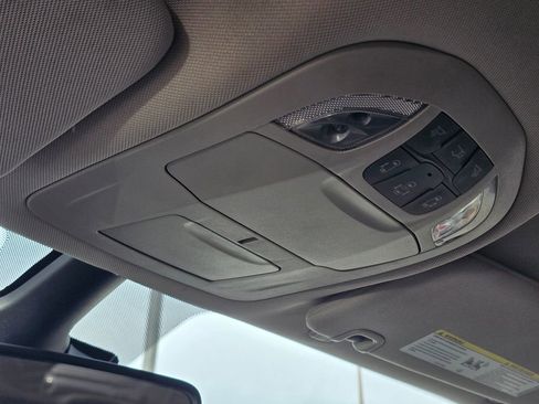 Used 2023 Chrysler Voyager LX image 36