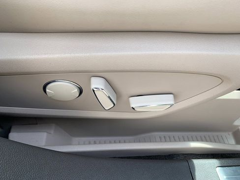 Certified 2022 Lincoln Nautilus Reserve w/ Equipment Group 201A image 15