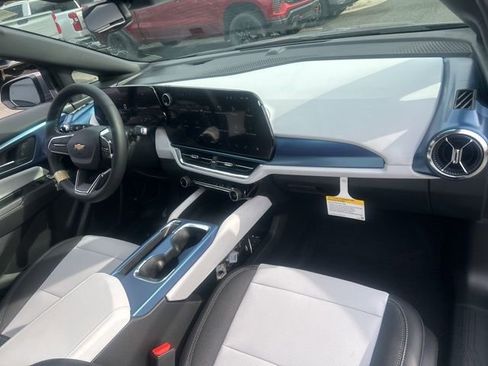 New 2026 Chevrolet Equinox EV LT image 16