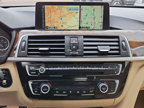 Used 2016 BMW 320i Sedan image 14