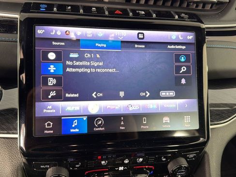 Used 2023 Jeep Grand Cherokee Trailhawk w/ Advanced Protech Group II AWD/4WD image 31
