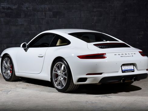 Used 2019 Porsche 911 Carrera S image 11