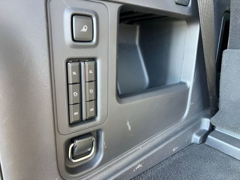 Used 2025 Ford Expedition Active AWD/4WD image 18