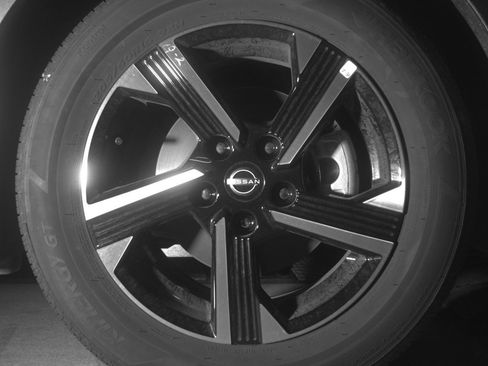 Used 2025 Nissan Sentra SV image 13