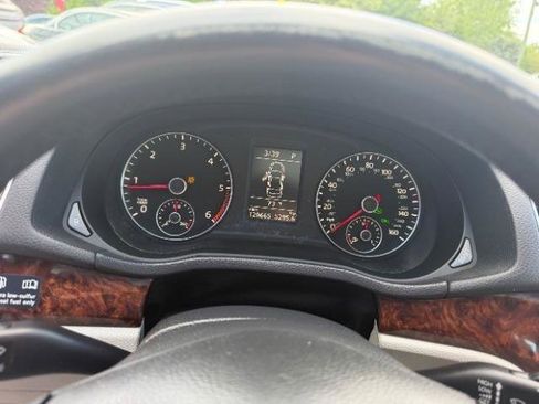 Used 2012 Volkswagen Passat TDI SEL Premium FWD image 18