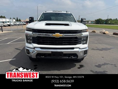 Used 2024 Chevrolet Silverado 3500 LT w/ Safety Package AWD/4WD image 8