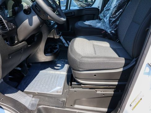 New 2026 RAM ProMaster 2500 w/ Convenience Group FWD image 4