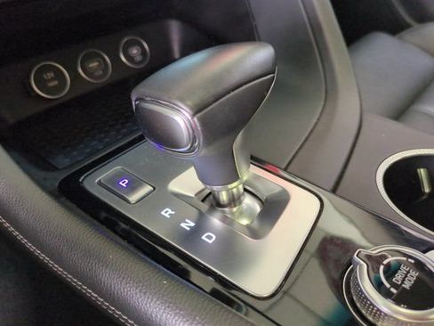 Used 2025 Genesis G70 2.5T RWD image 16