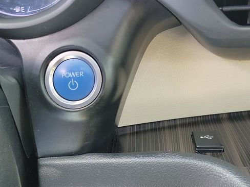Used 2023 Toyota Sienna Limited FWD image 49