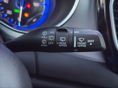 Used 2025 Chrysler Pacifica Limited FWD image 21