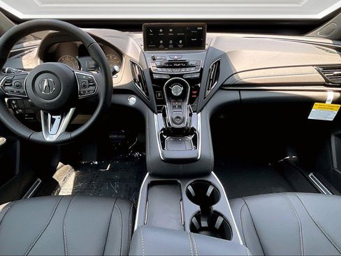 New 2025 Acura RDX SH-AWD image 5