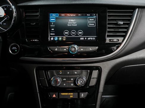 Used 2022 Buick Encore Preferred w/ Safety Package image 19