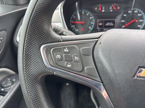 Used 2019 Chevrolet Equinox LS w/ LS Convenience Package image 21