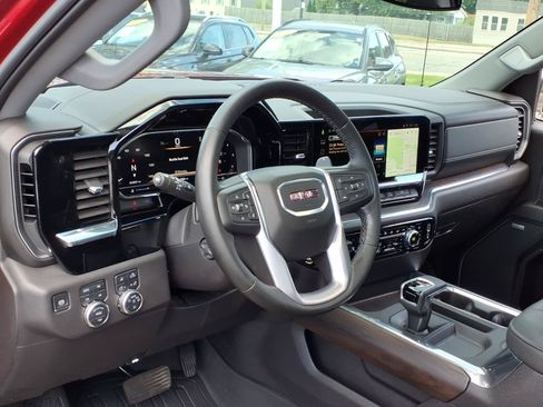 Used 2024 GMC Sierra 1500 SLT w/ SLT Premium Plus Package AWD/4WD image 5