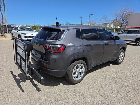 Used 2024 Jeep Compass Sport image 15