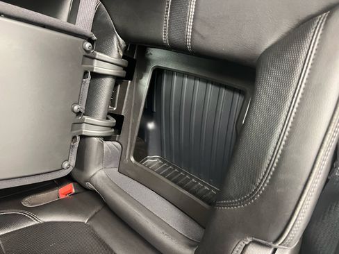 Used 2020 Chevrolet Silverado 1500 High Country image 10