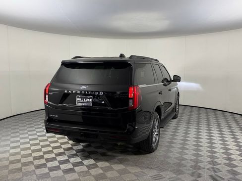 Used 2025 Ford Expedition Active AWD/4WD image 8