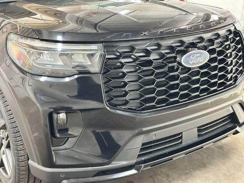 New 2026 Ford Explorer ST-Line w/ ST-Line Street Pack AWD/4WD image 12