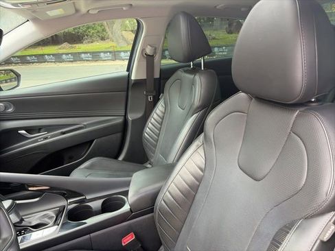 Used 2023 Hyundai Elantra Limited FWD image 8
