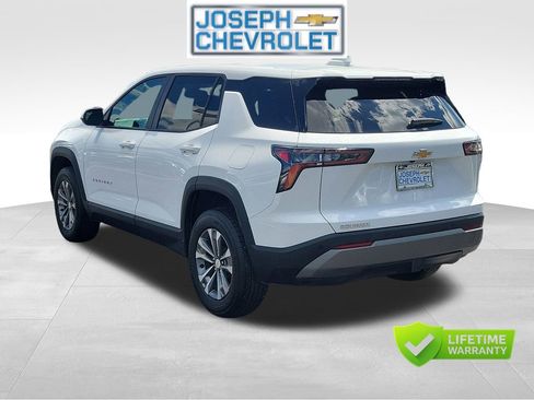 Used 2025 Chevrolet Equinox LT FWD image 3