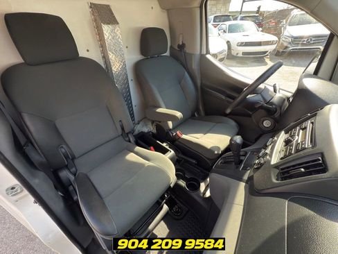 Used 2015 Nissan NV200 SV FWD image 53