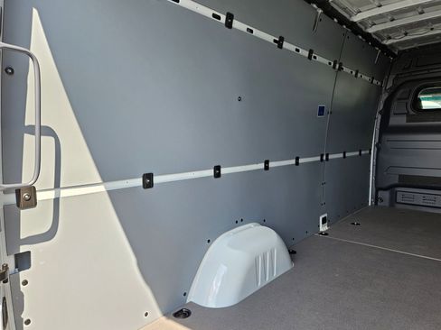 New 2024 Mercedes-Benz eSprinter 170 Cargo image 30