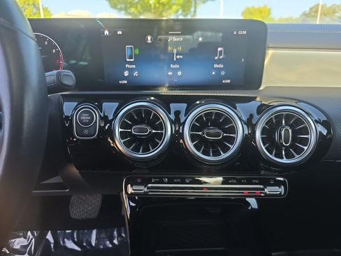 Used 2025 Mercedes-Benz CLA 250 image 17