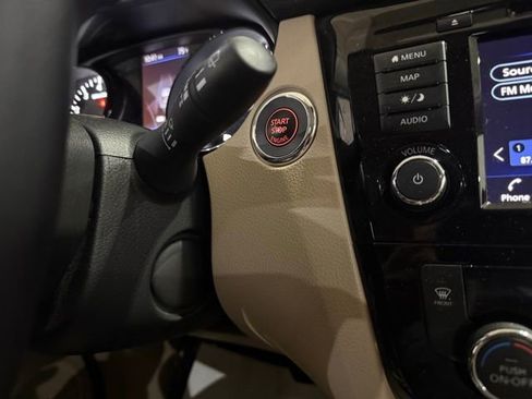 Used 2020 Nissan Rogue SV w/ Premium Package image 18